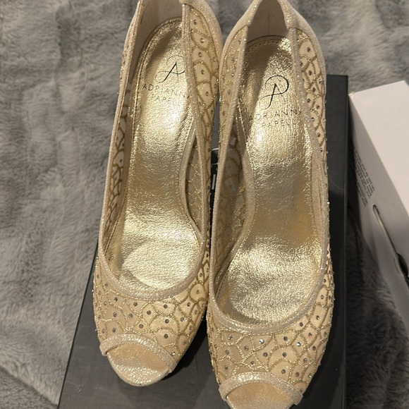 - Adrianna paperless metalic gold heel size 9 - Picture 11 of 12